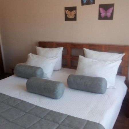 Galirad Hotel Uszty-Kamenogorszk Szoba fotó